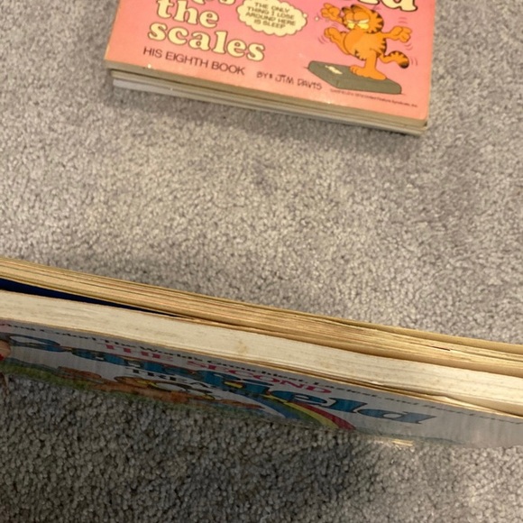 Garfield Comic Books - Picture 9 of 9